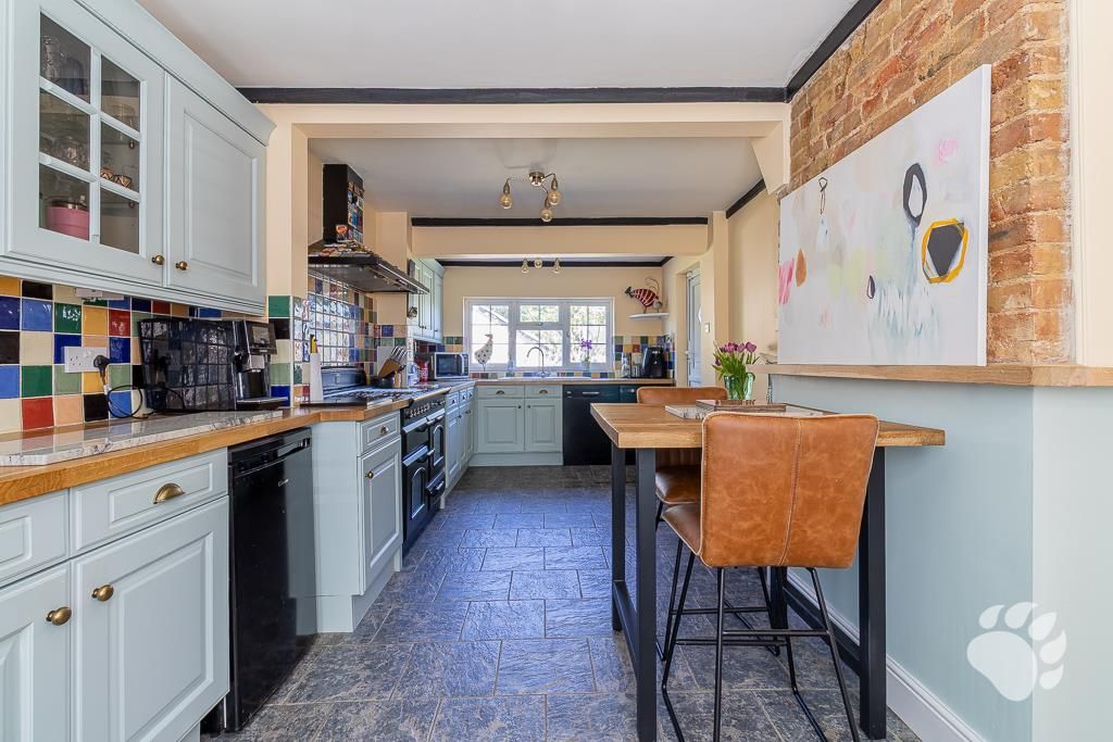 Property photo 2 of 33 Kitchen