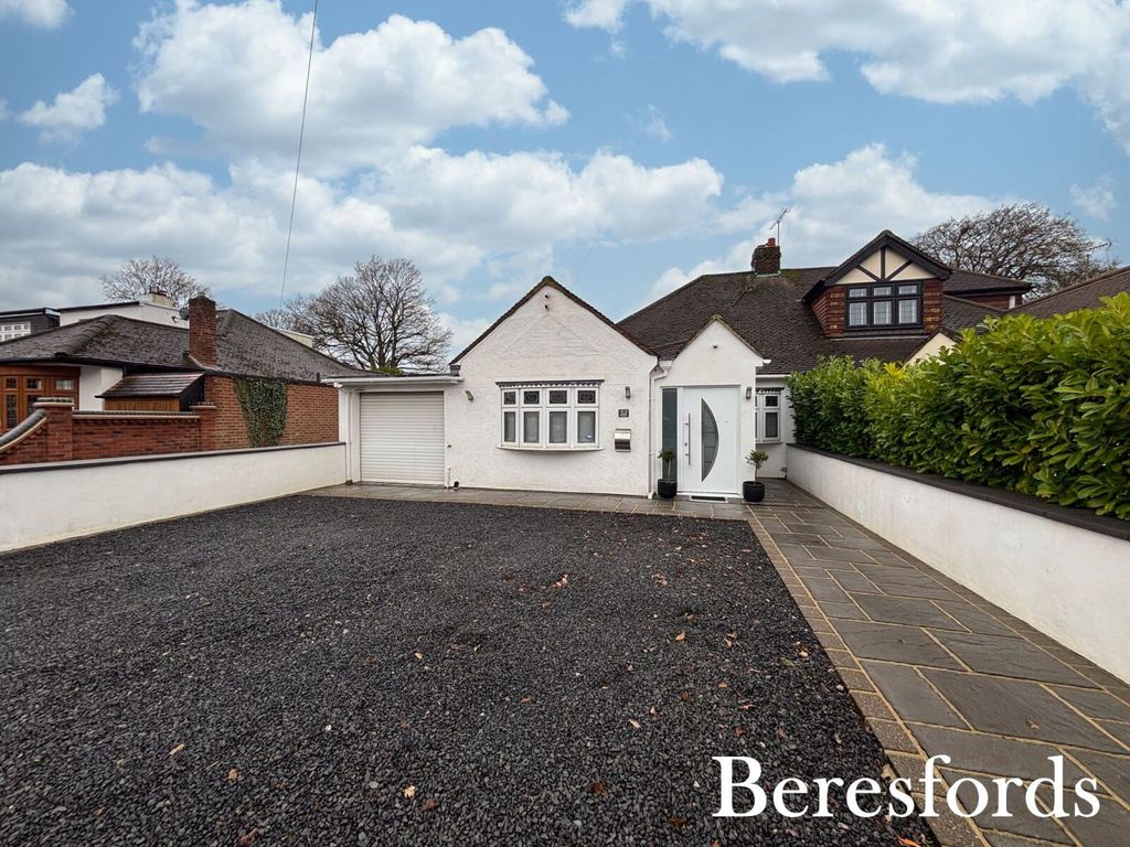 Property photo 1 of 17 Front