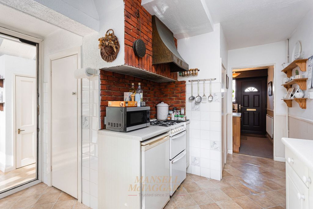 Property photo 3 of 33