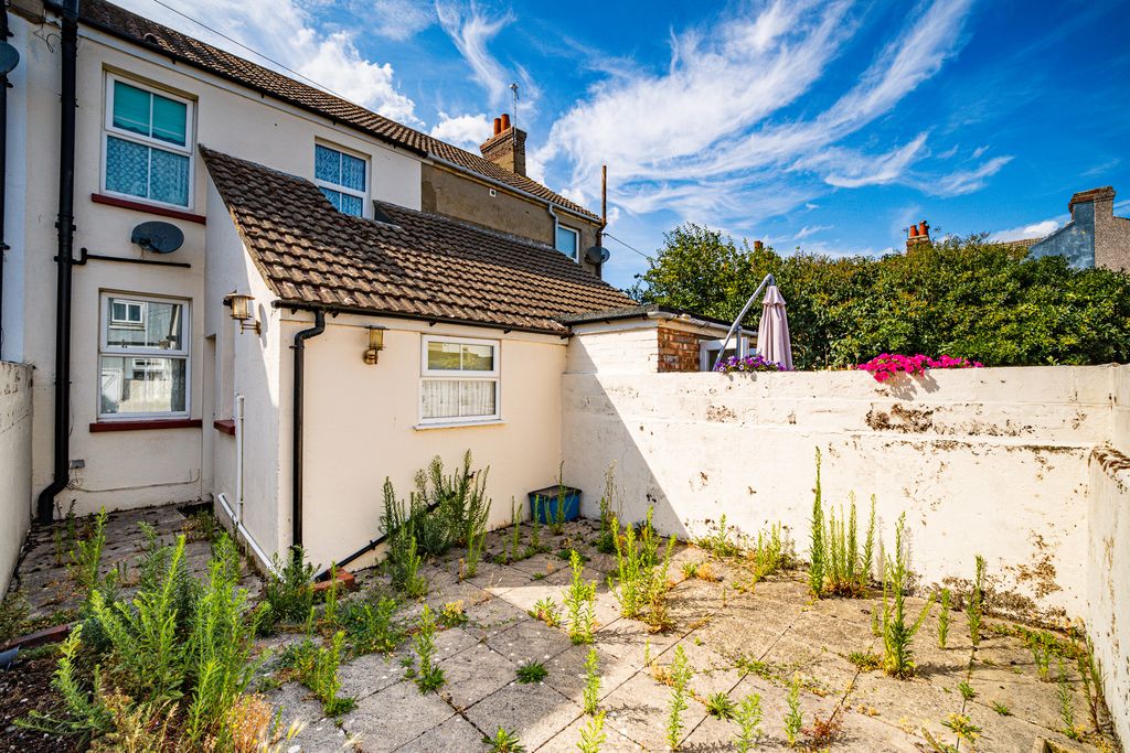 Property photo 3 of 11