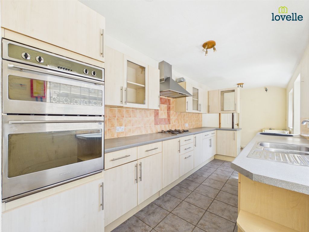 Property photo 3 of 21