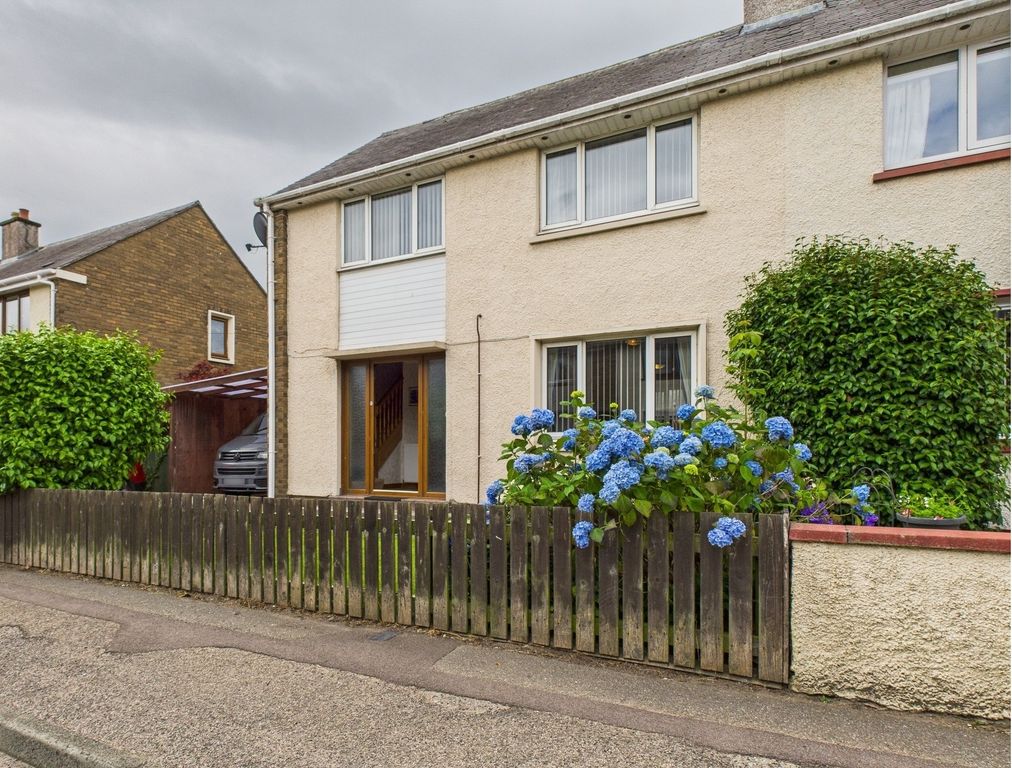 Property photo 3 of 27