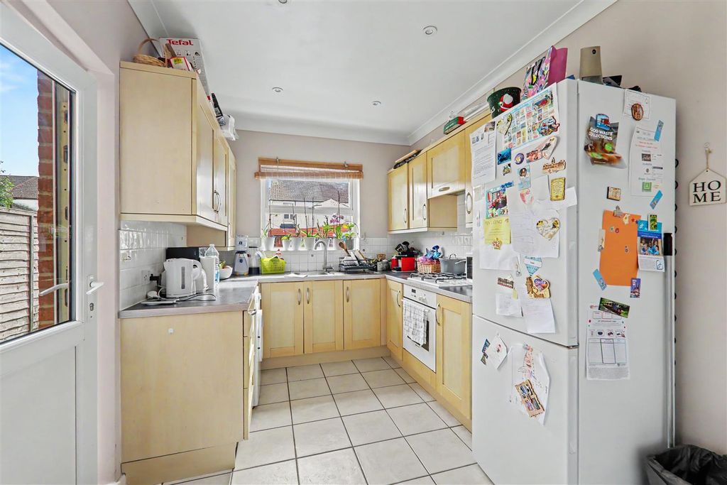 Property photo 3 of 9 Img_1966-Img_1968.Jpg