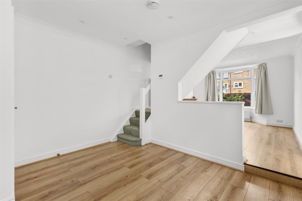 Property photo 3 of 16 Totteridge Road (Low Res)-5.Jpg