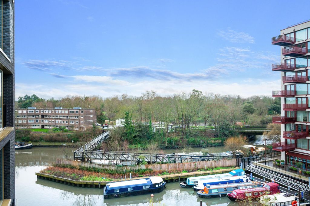 Property photo 3 of 10