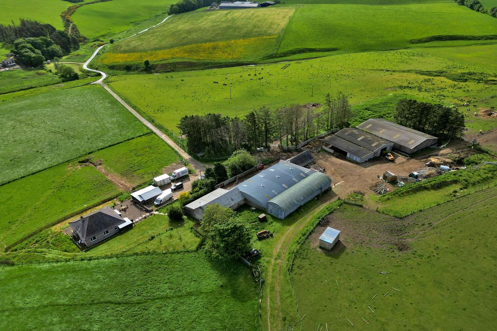 Property photo 2 of 17 Image 3