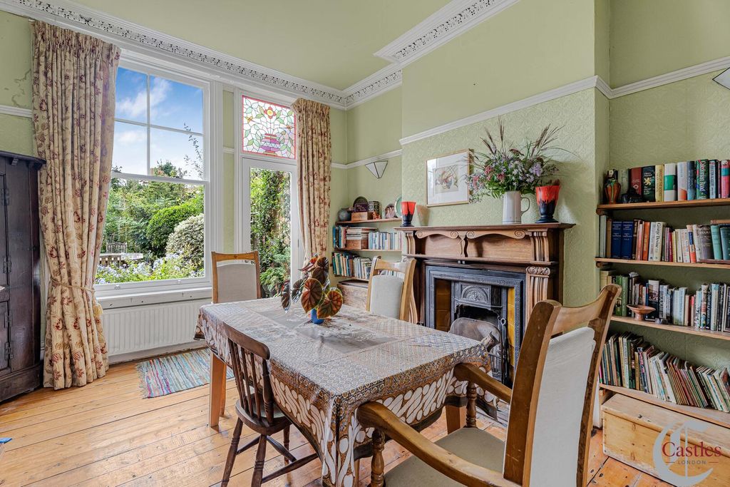 Property photo 3 of 15 Dining Room