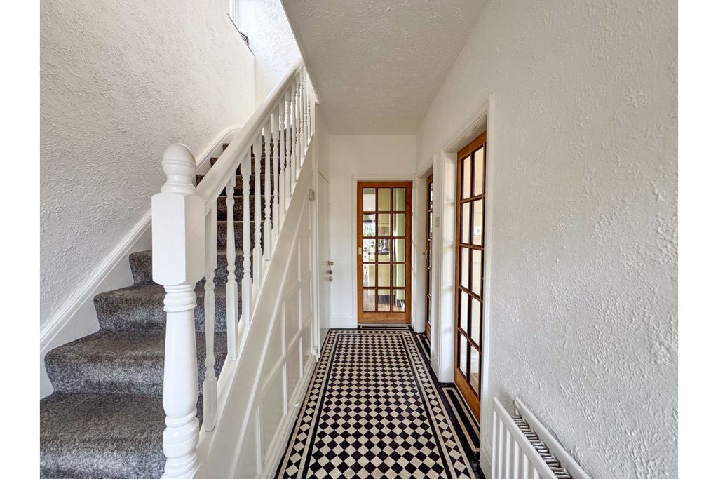 Property photo 3 of 19 Hall