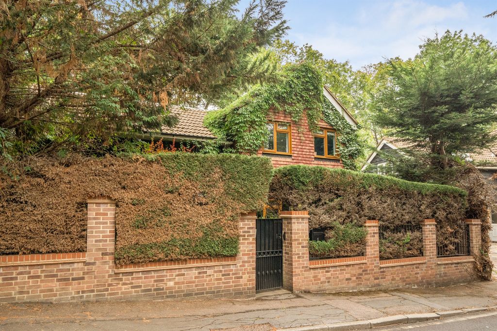 Property photo 1 of 24