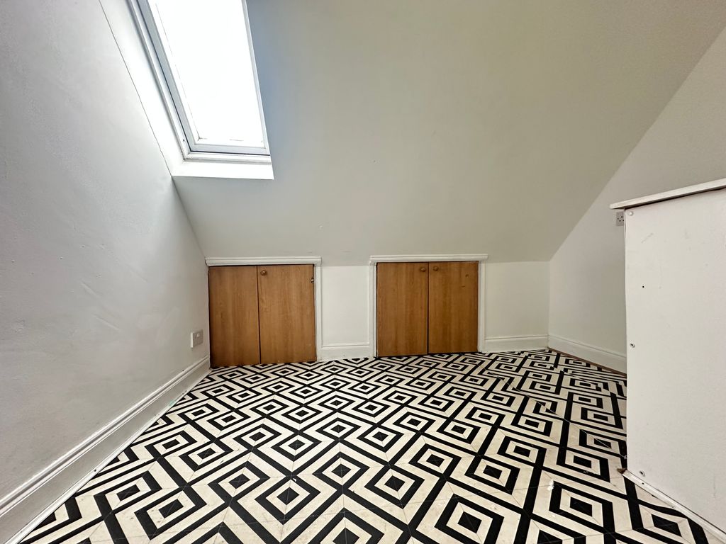 Property photo 2 of 3