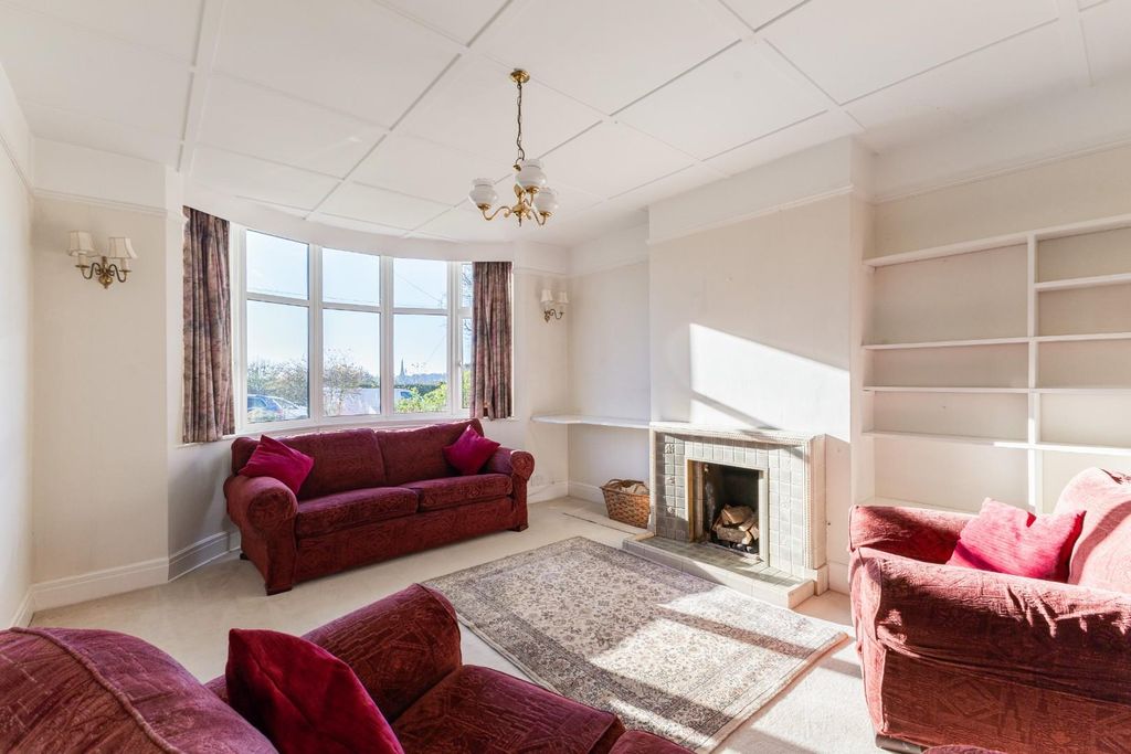 Property photo 2 of 21 101031_11-Netheravon-Road-Salisbury-4.Jpg