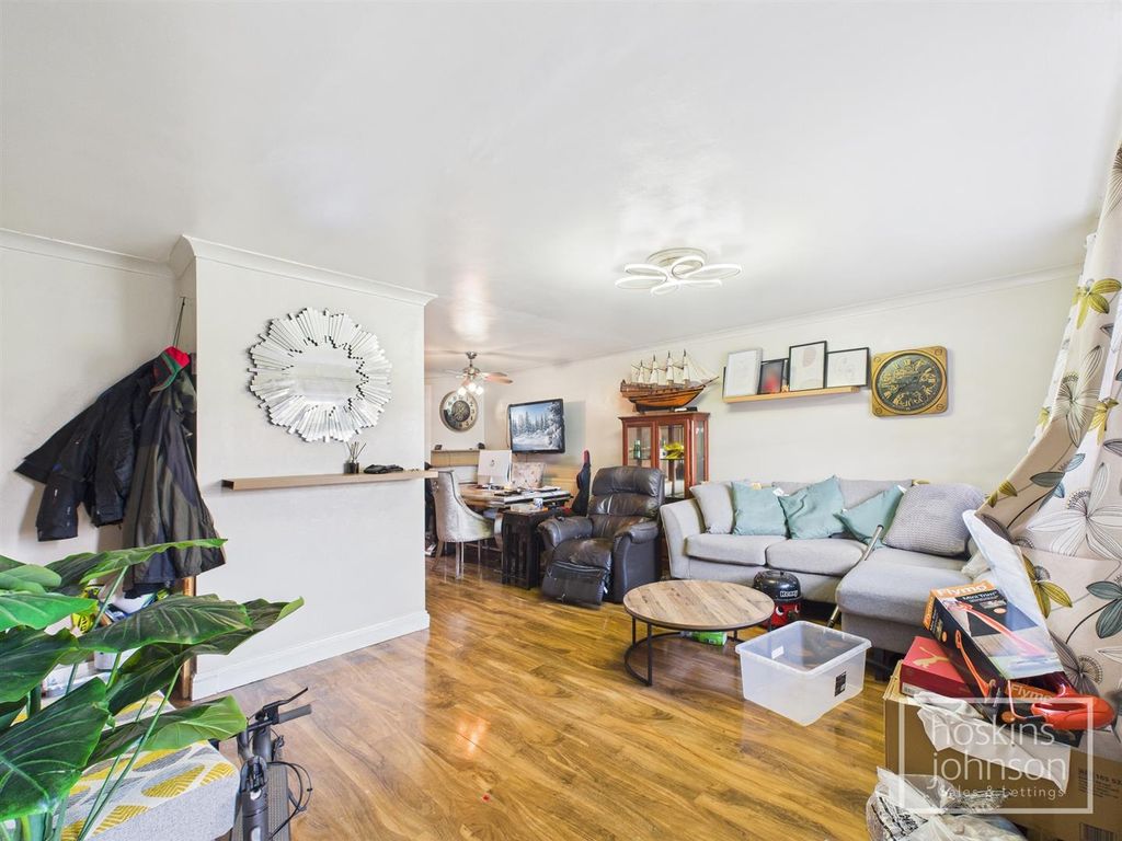 Property photo 3 of 20 Lounge/Diner