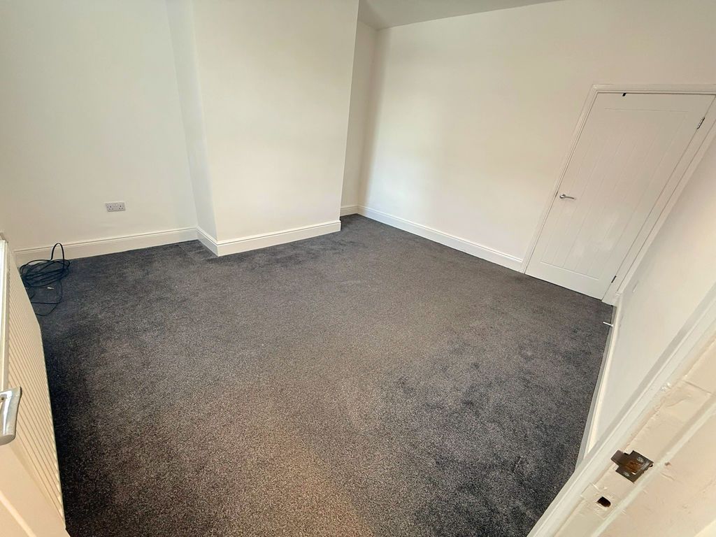 Property photo 2 of 10 Lounge