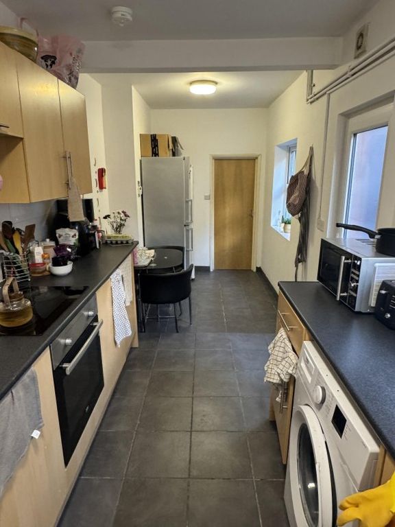 Property photo 3 of 19 9034105.Jpg