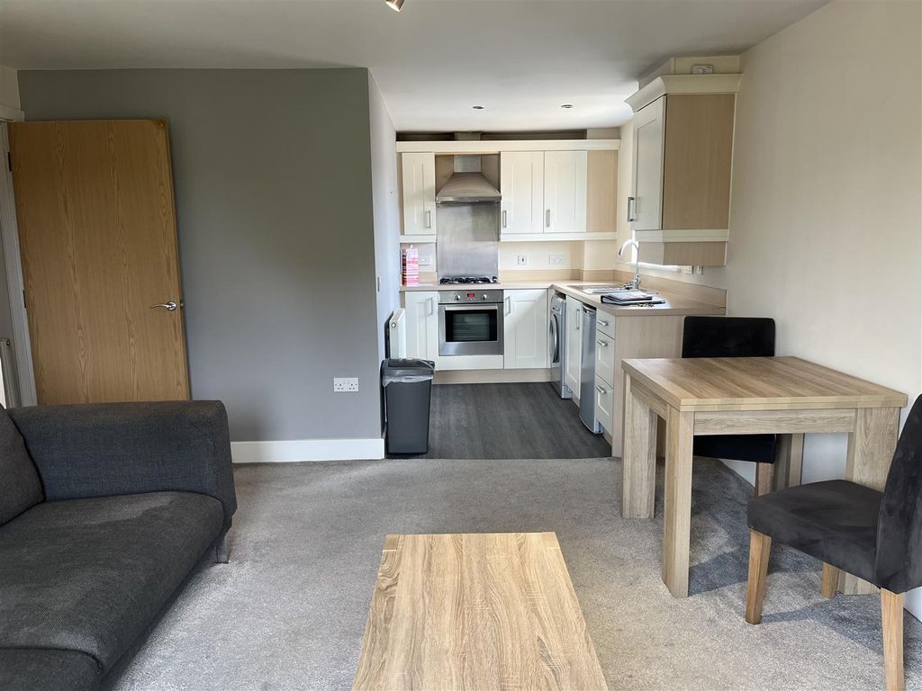 Property photo 1 of 15 Open Plan Lounge
