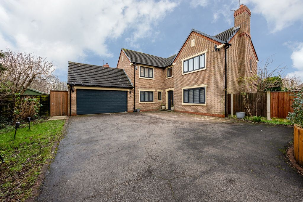 Property photo 1 of 35