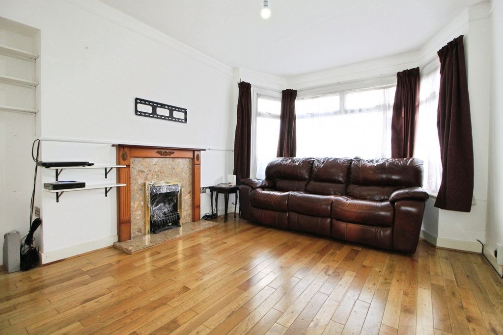 Property photo 2 of 6 Gallery