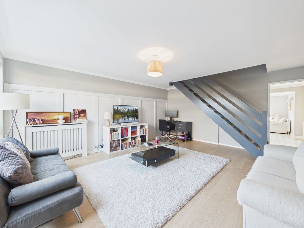 Property photo 3 of 15 Living Room