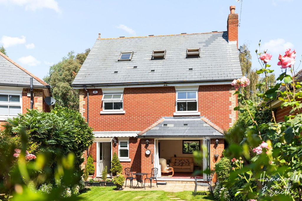 Property photo 3 of 24