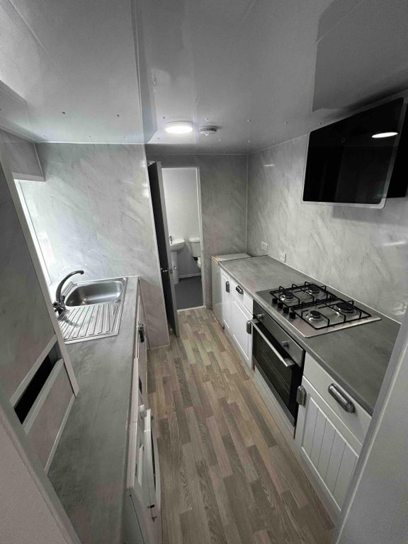 Property photo 1 of 5 Spacious One-Bedroom Flat – Newbury Park, Ilford, Ig2