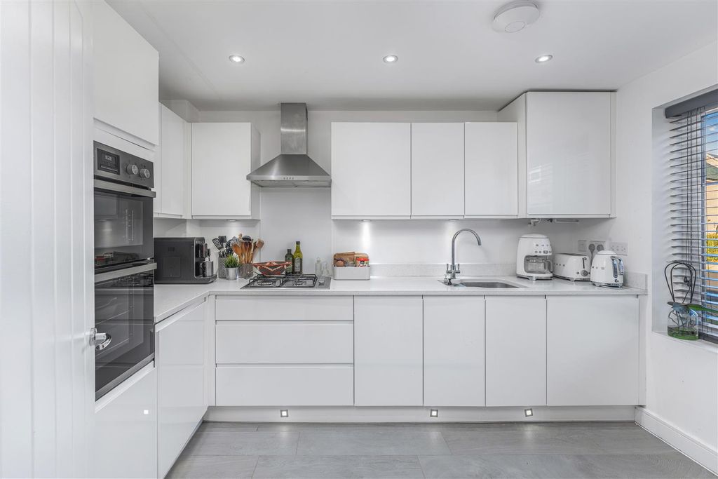 Property photo 3 of 14 72 Kingerlee Road, Banbury-5.Jpg