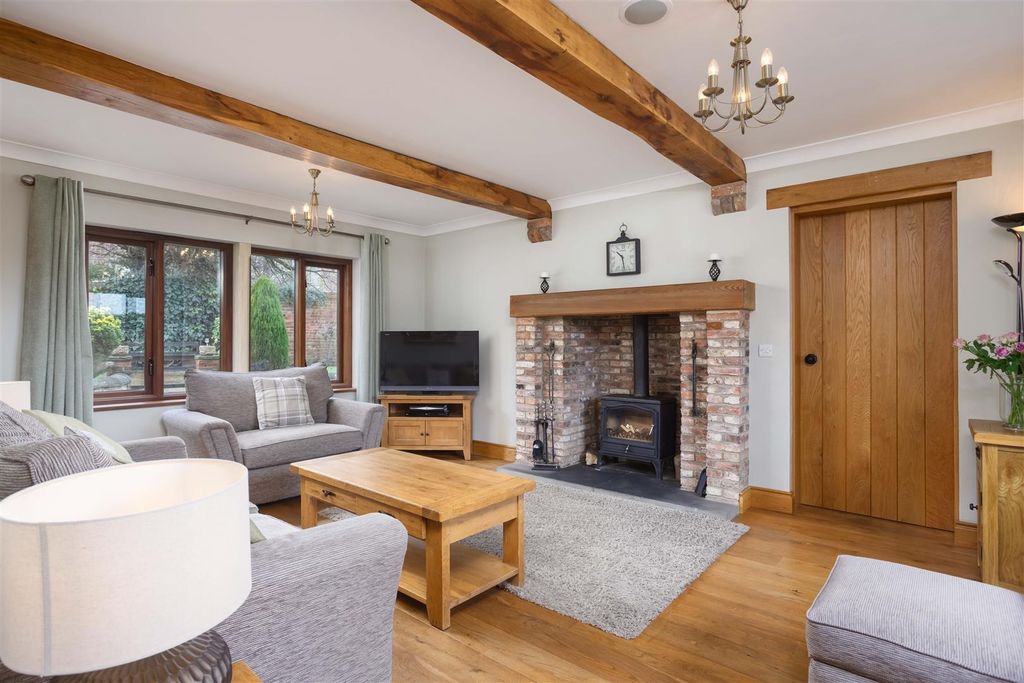 Property photo 3 of 34 00010.Jpg