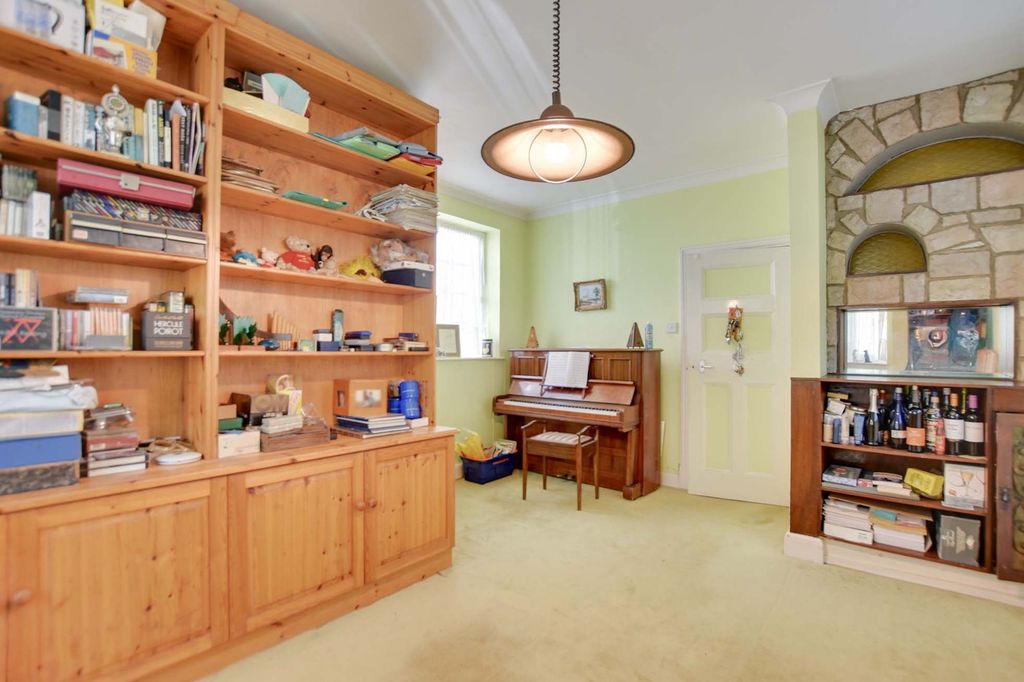 Additional image 22 of 5 bed detached house for saleBarrington Road, Stoneygate, Leicester LE2