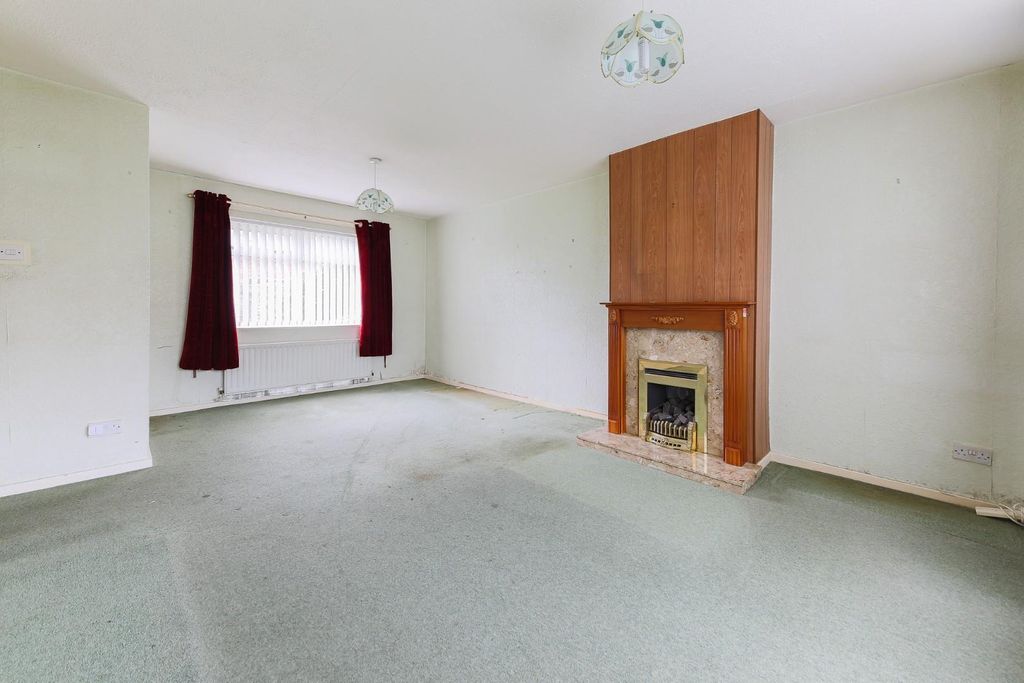 Property photo 3 of 13 Lounge Dining Room