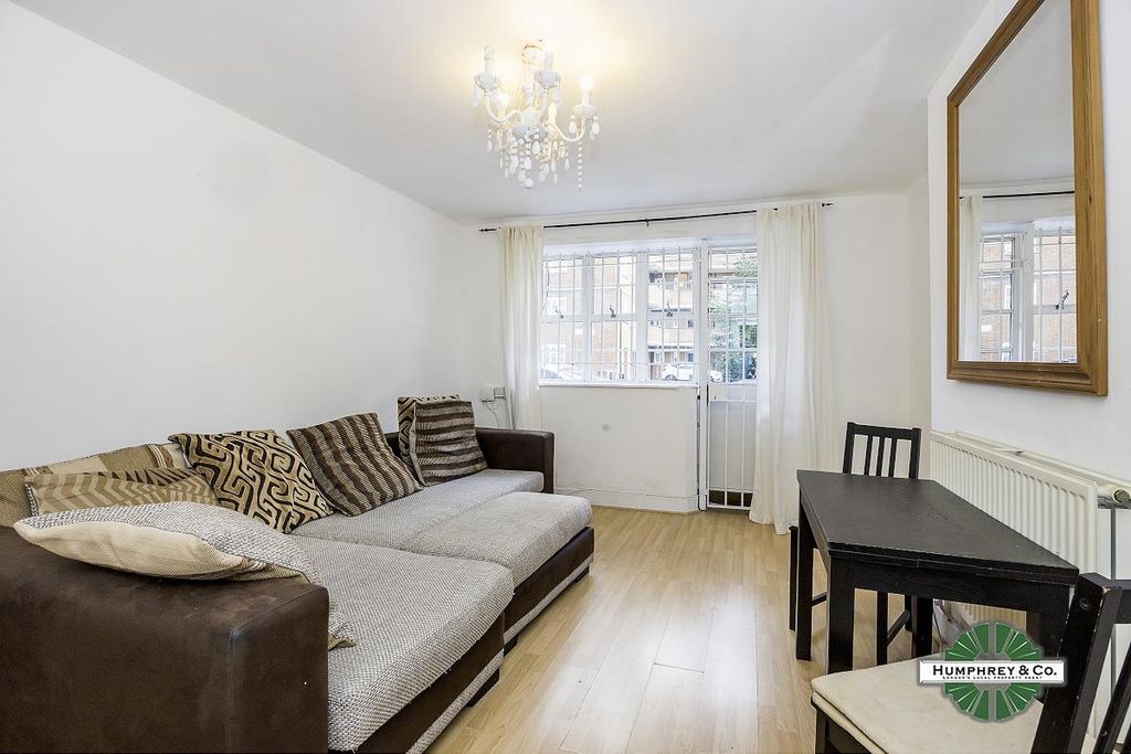 Property photo 3 of 11 Aske House Fanshaw Street -(8)-1200.Jpg
