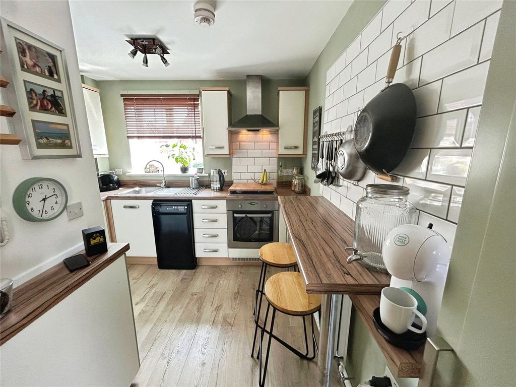 Property photo 3 of 14 Kitchen