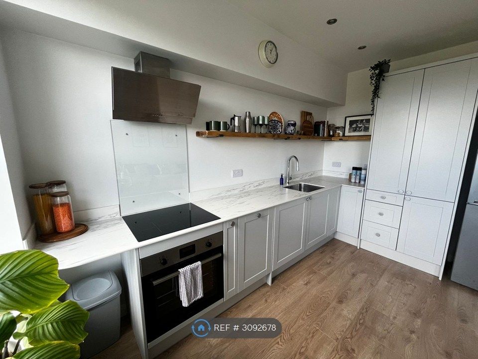 Property photo 3 of 9 Kitchen With Built In Appliances