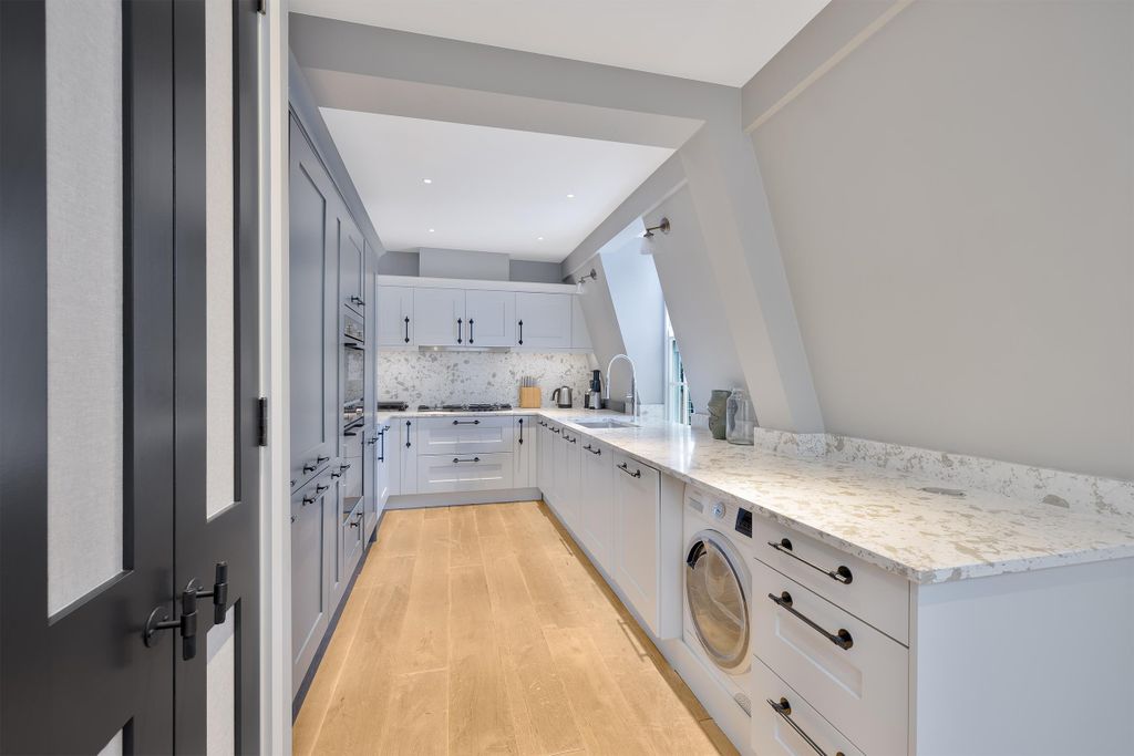 Property photo 3 of 10 Image