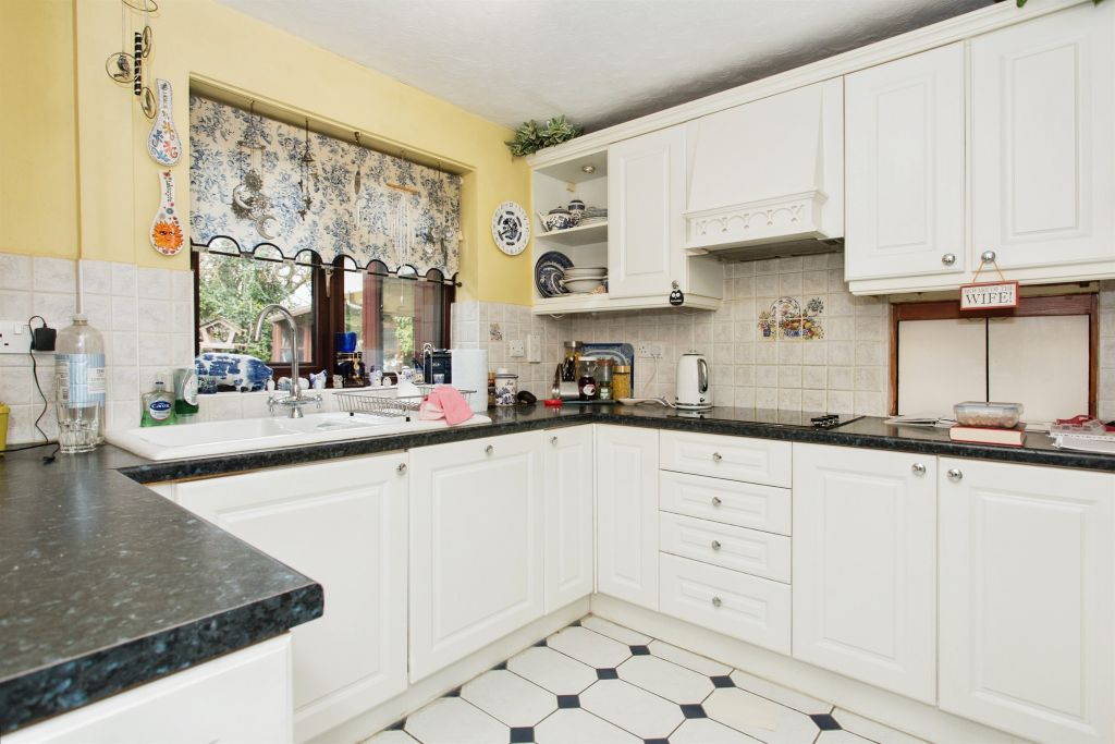 Property photo 2 of 19