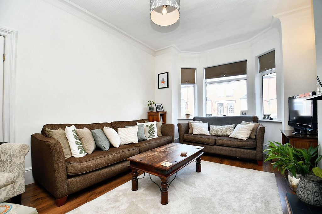 Property photo 2 of 22