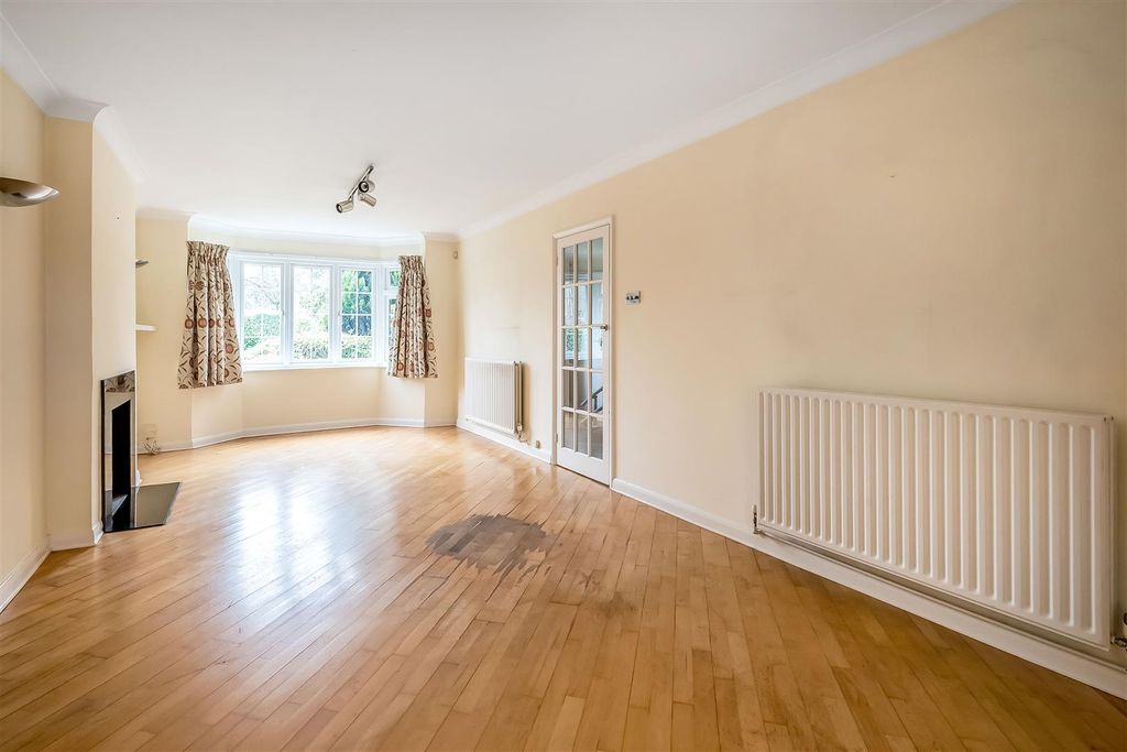 Property photo 2 of 19 Rustles-6.Jpg