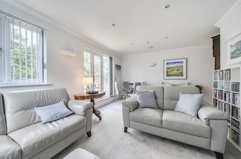 Property photo 2 of 9 1348557-5-68bae35...