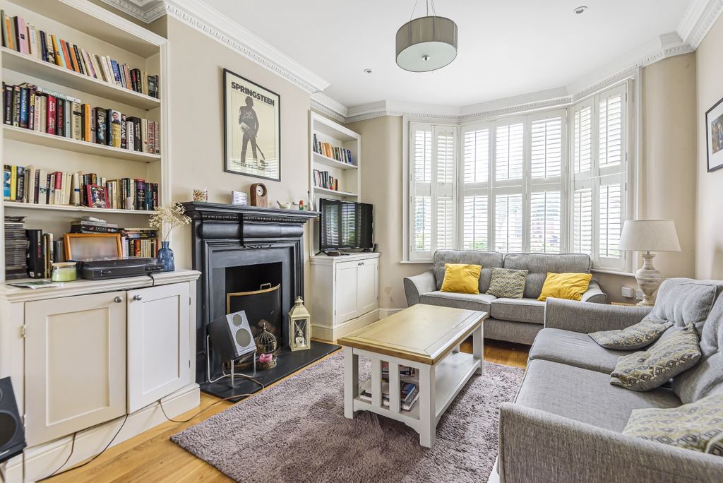 Property photo 1 of 11 869853 (2)
