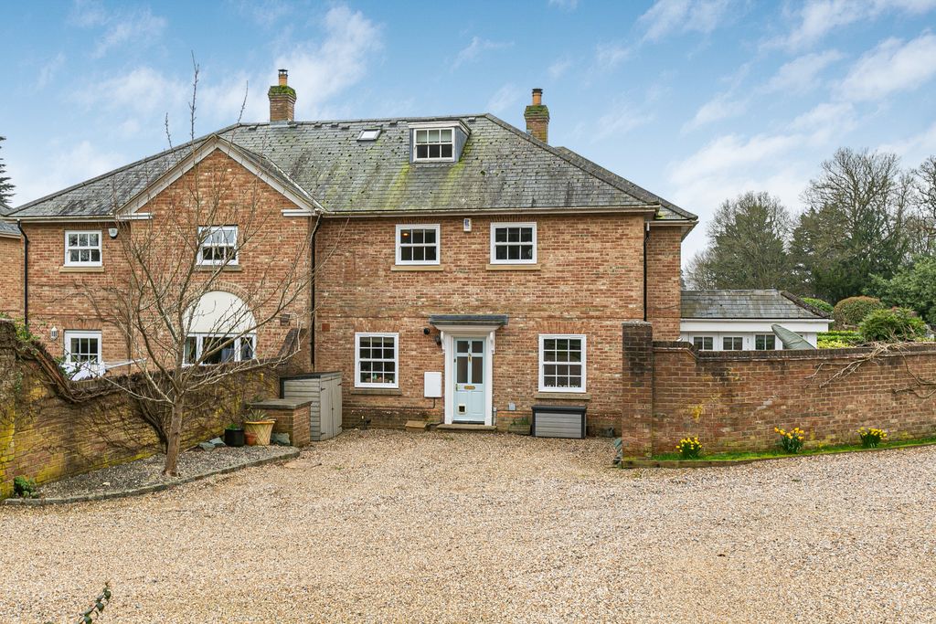 Property photo 1 of 29 Front External