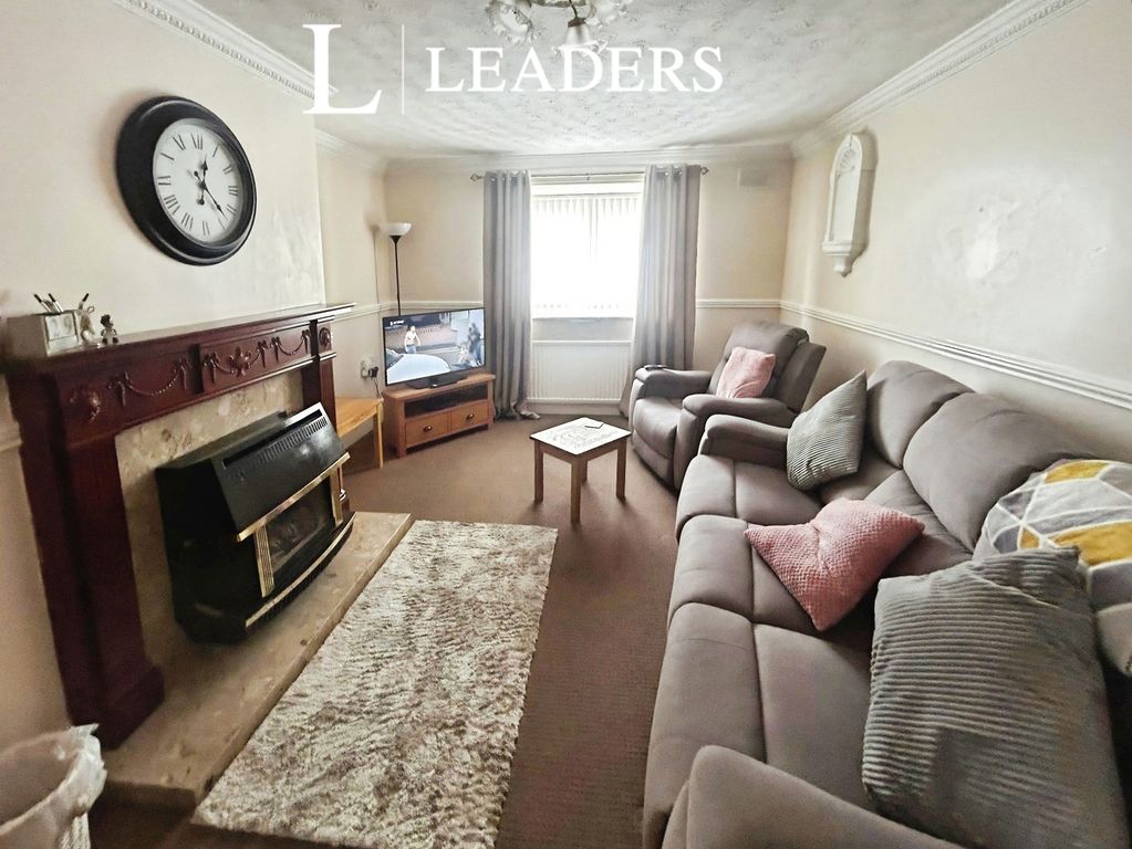 Property photo 3 of 9 2