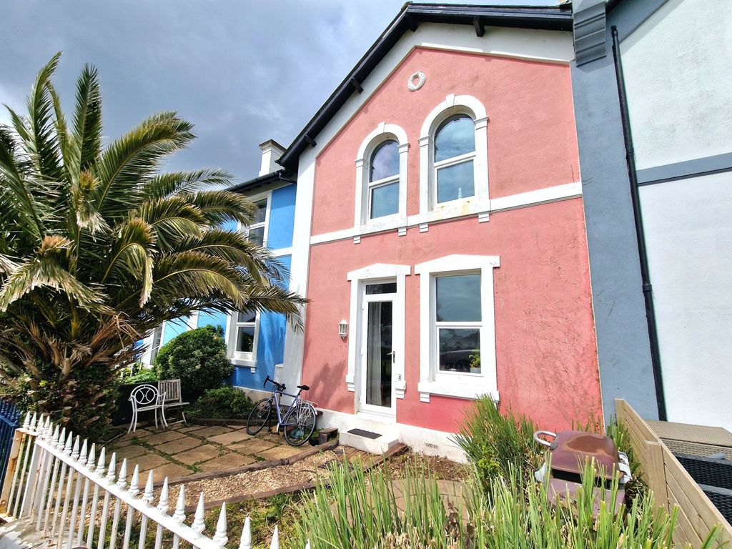 Property photo 2 of 18