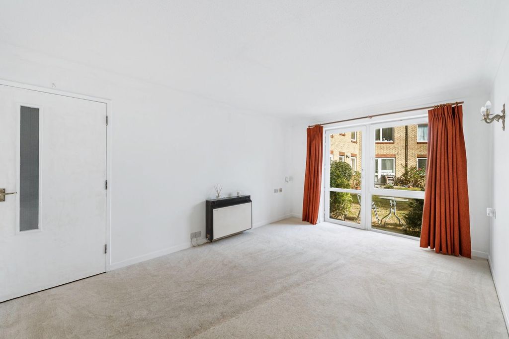Property photo 3 of 12 18 Homecross House-4.Jpg