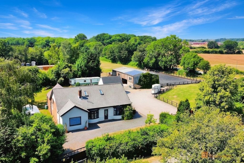 Property photo 1 of 32