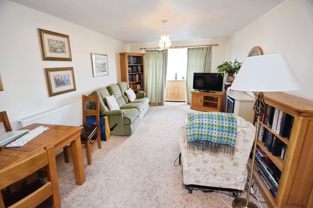 Property photo 2 of 9 A4Ba9131-Lounge