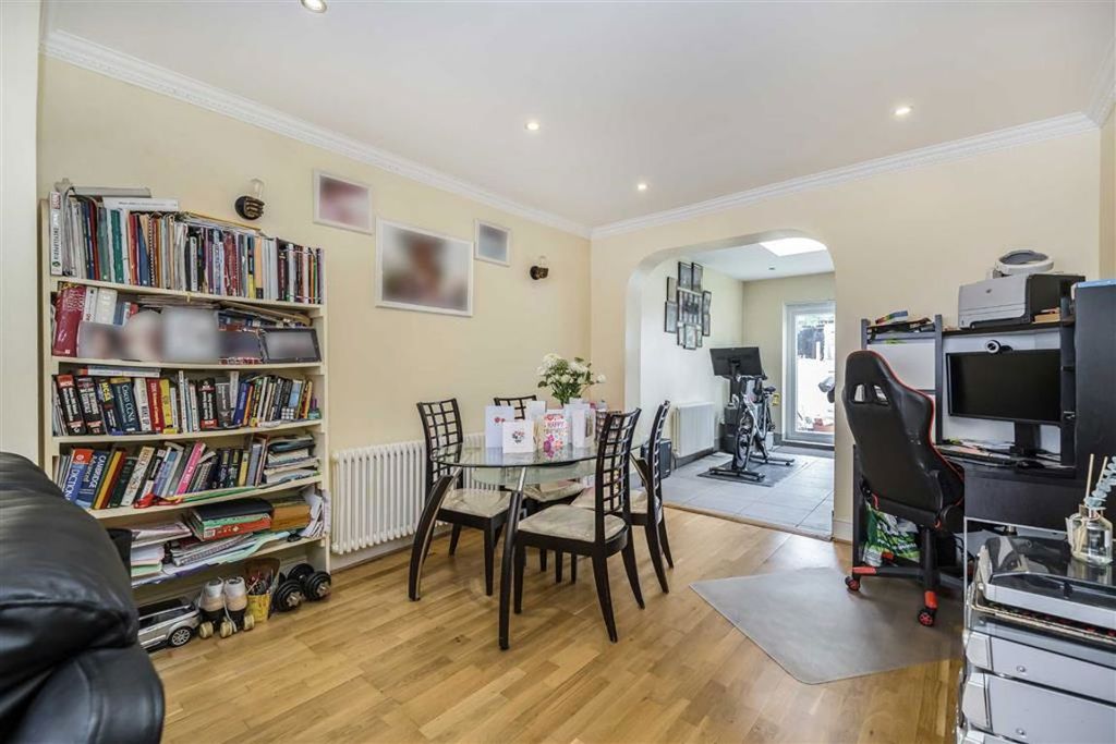 Property photo 3 of 8