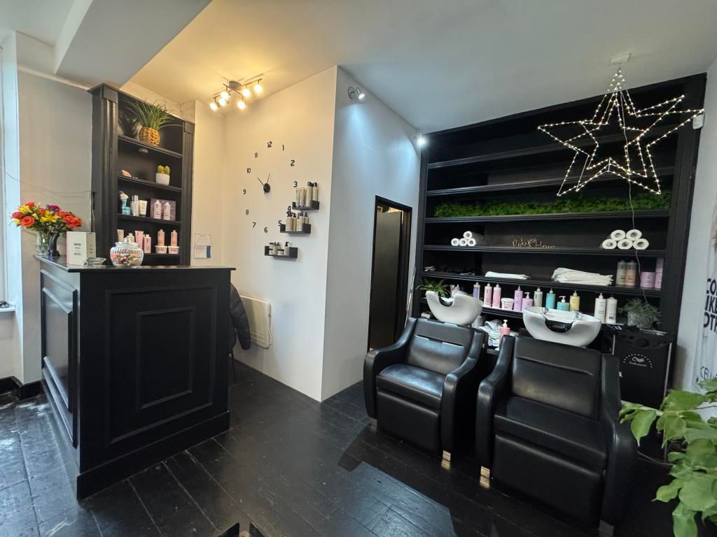Property photo 2 of 6 The Salon