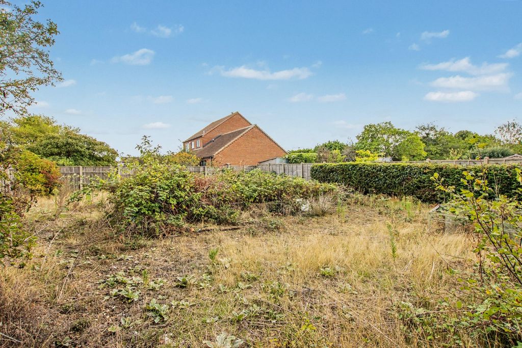 Property photo 2 of 17 4974783