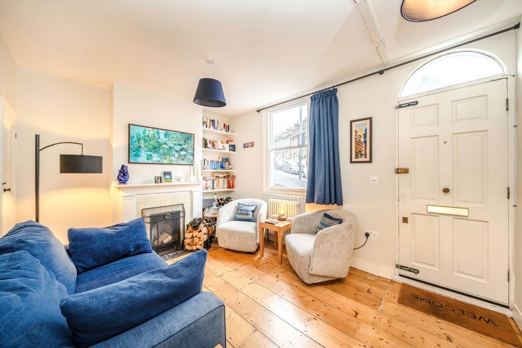 Property photo 2 of 7