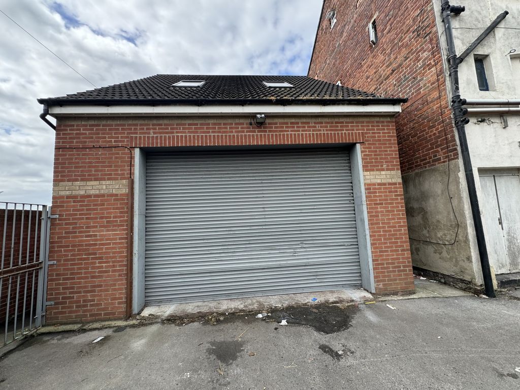 Property photo 2 of 13