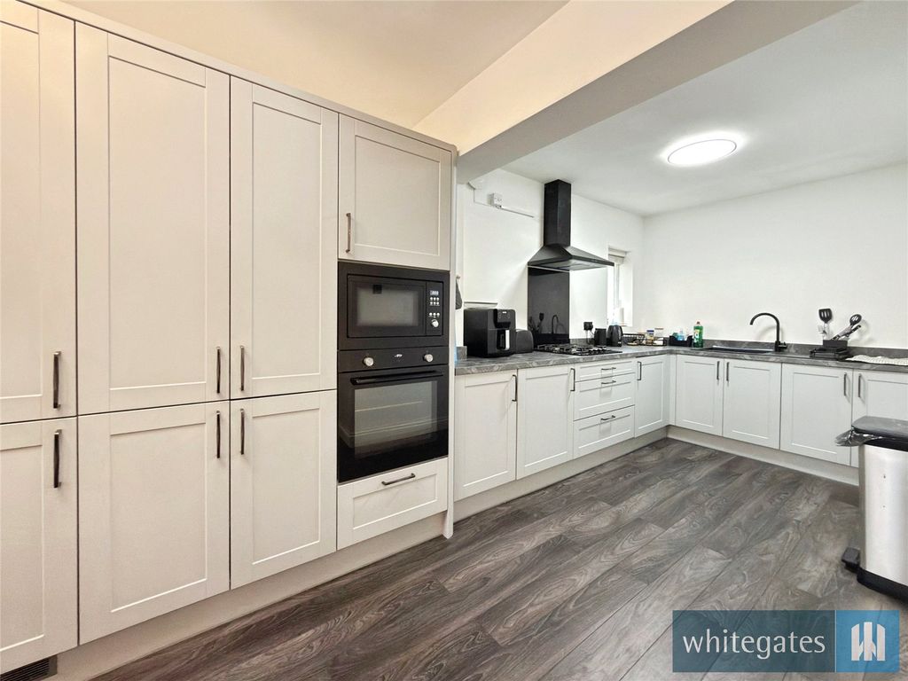 Property photo 3 of 17 Picture No. 15