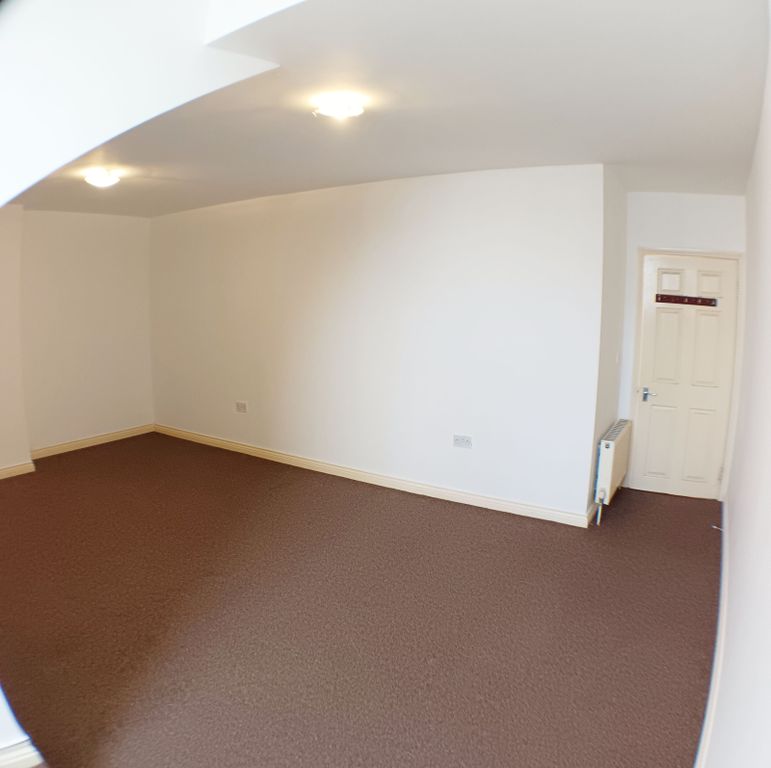 Property photo 1 of 11 2 Bedroom Flat, Dock Road, Tilbury Rm18